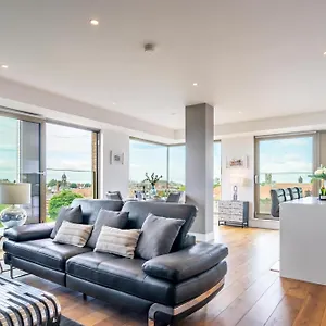 Minster View Penthouse At Ryedale House Apartment